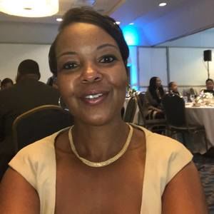 Meet your Posher, Desiree